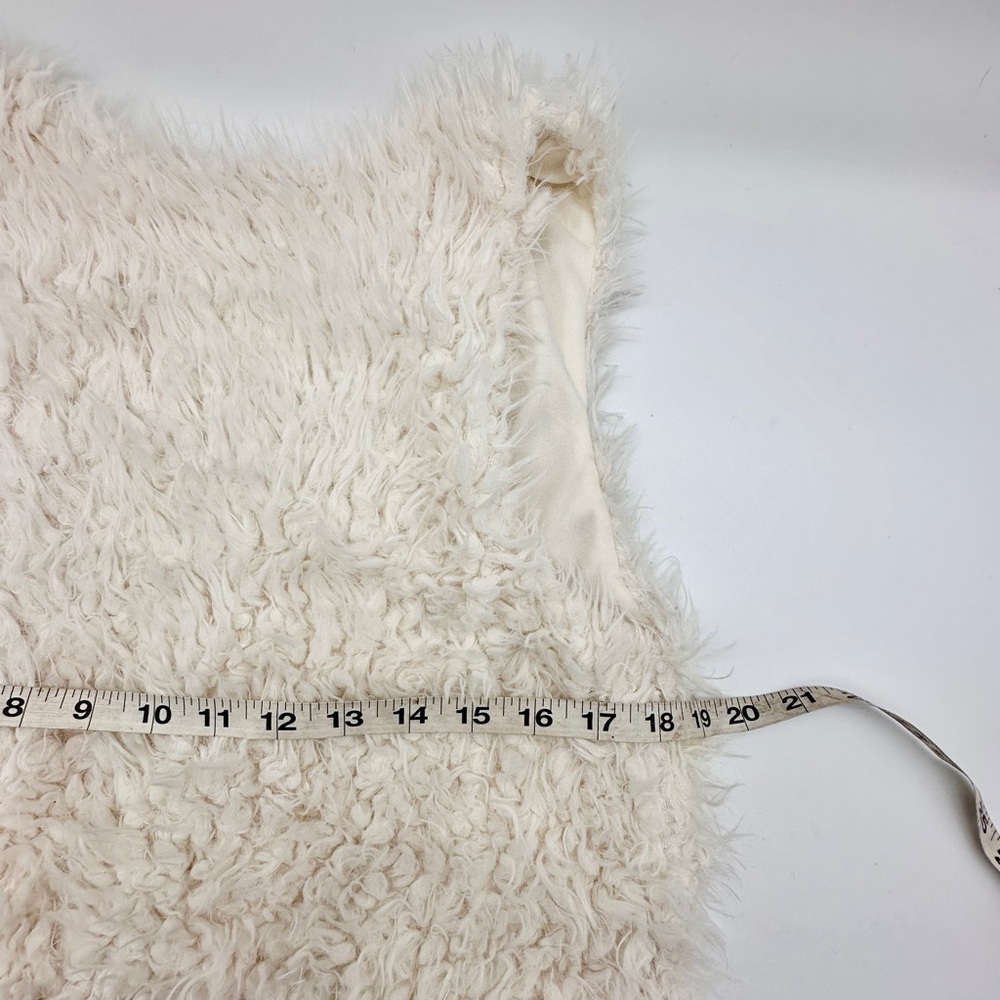 Self Esteem Faux Fur vest size medium creamy white‎ (A40) - Picture 7 of 8